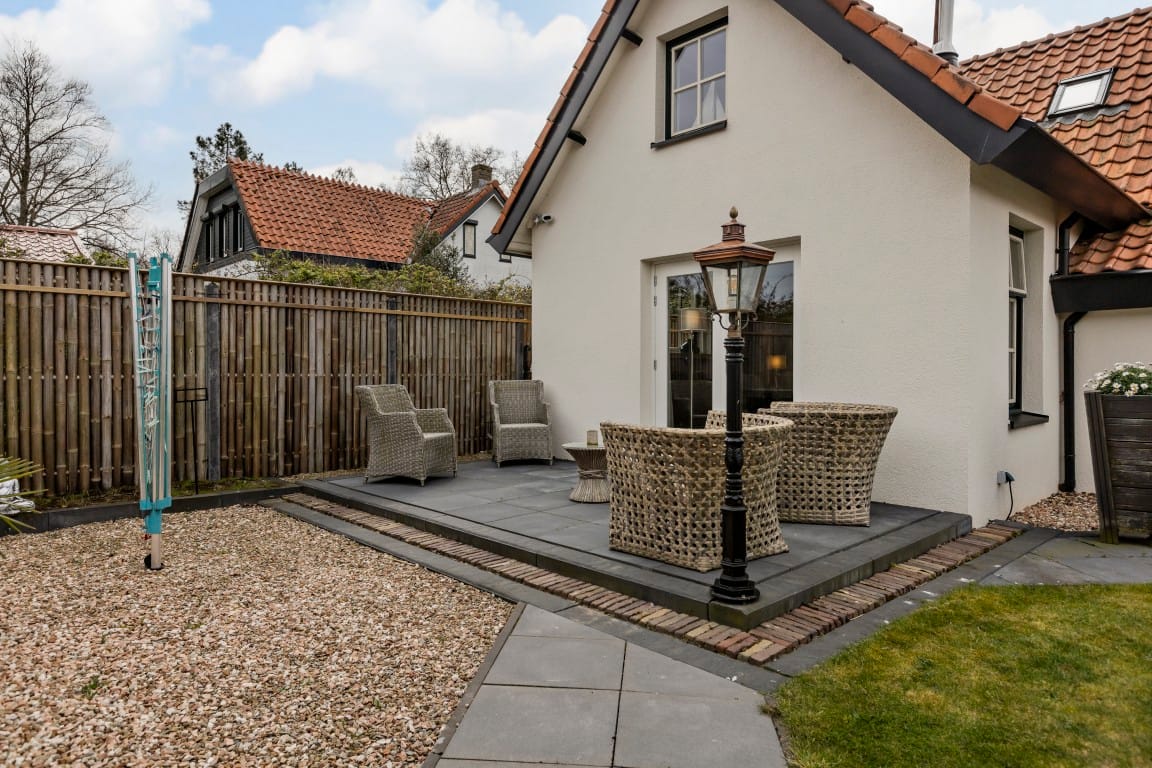 Renovated Character Semi-Bungalow with Large Garden in Forest Setting — 34