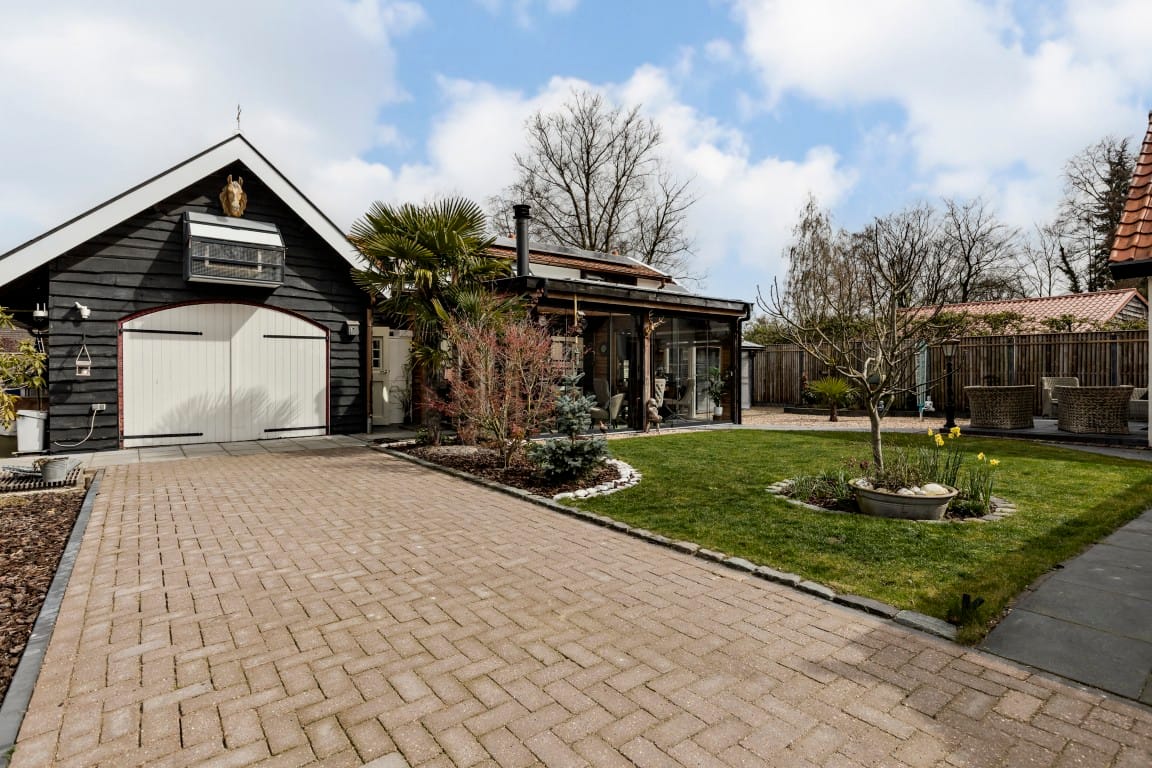 Renovated Character Semi-Bungalow with Large Garden in Forest Setting — 39