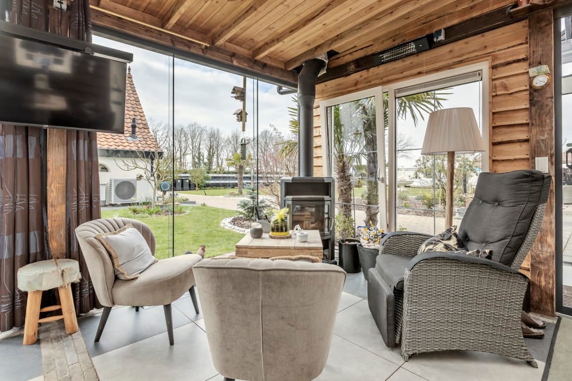 Renovated Character Semi-Bungalow with Large Garden in Forest Setting — 42