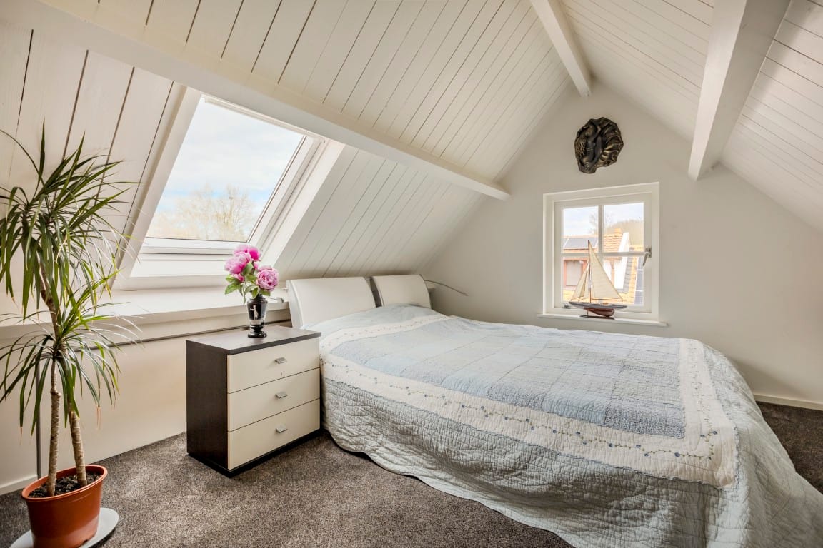 Renovated Character Semi-Bungalow with Large Garden in Forest Setting — 27