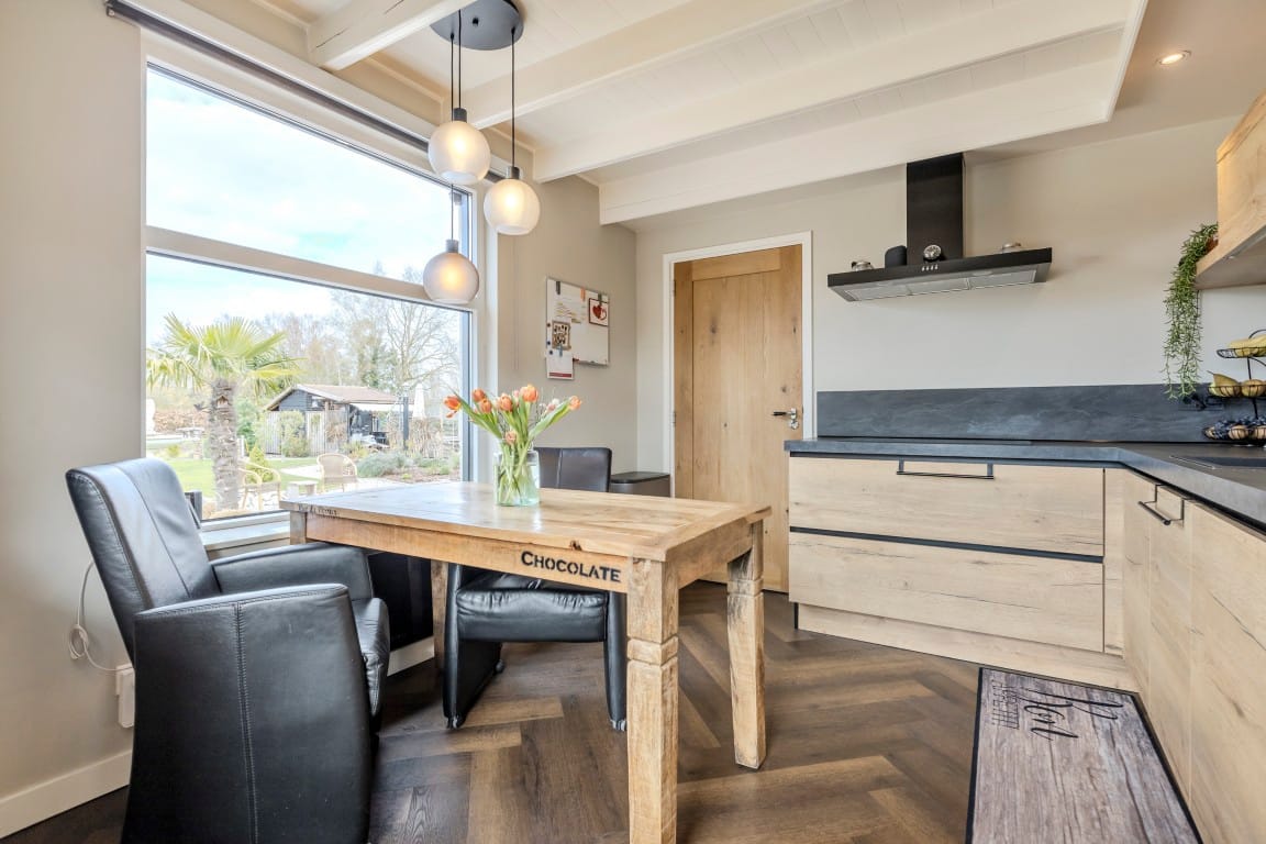 Renovated Character Semi-Bungalow with Large Garden in Forest Setting — 14