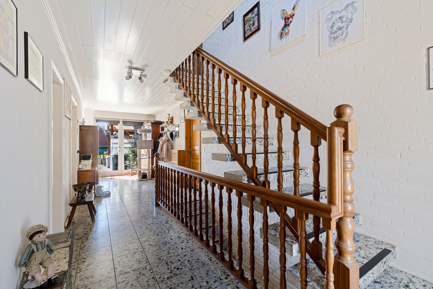 Spacious detached family home with large enclosed garden in Sustrum — 14