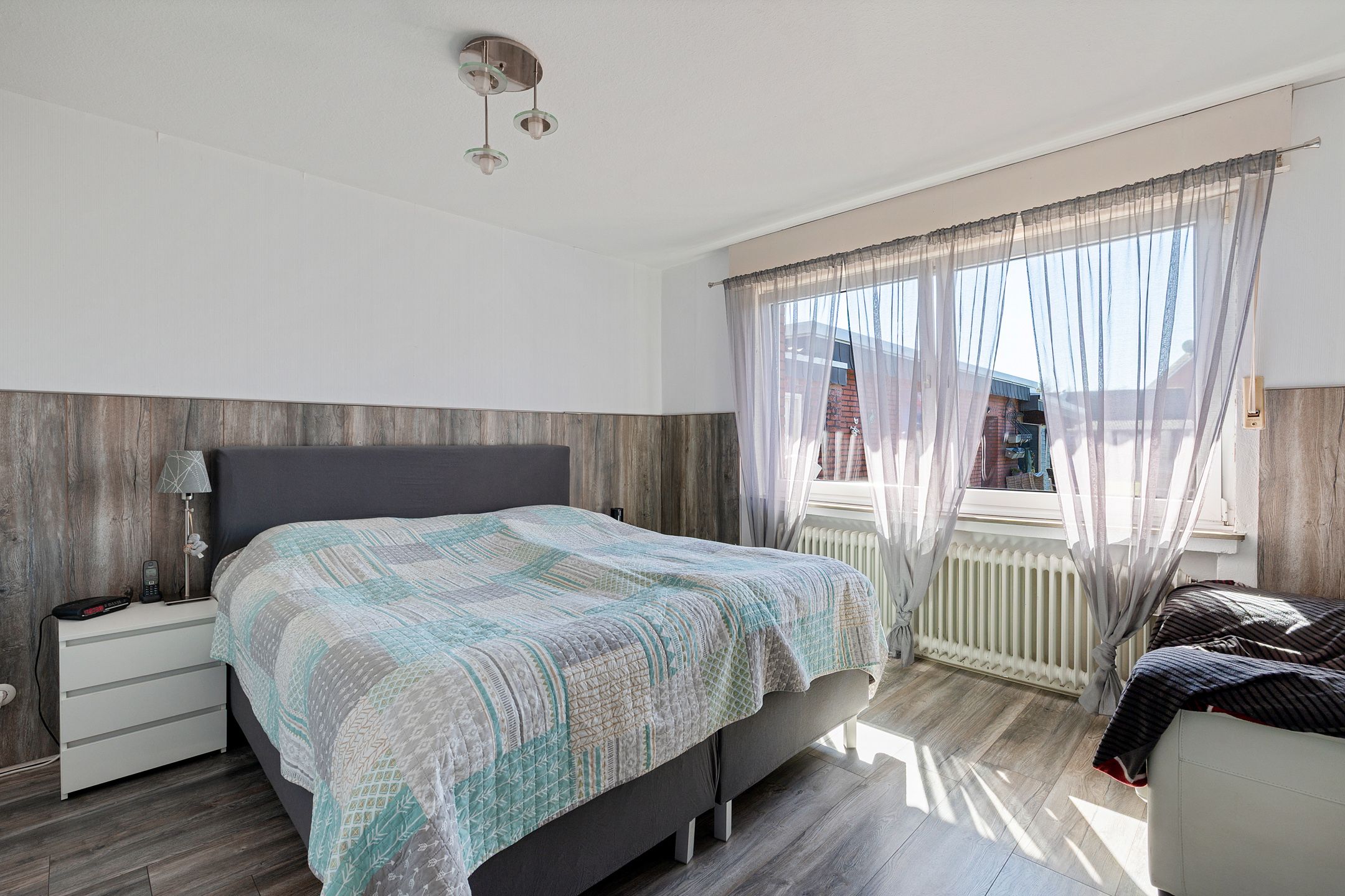 Spacious detached family home with large enclosed garden in Sustrum — 18