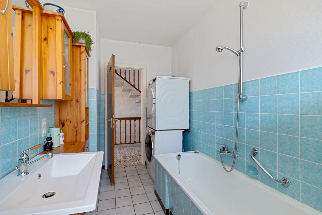 Spacious detached family home with large enclosed garden in Sustrum — 17