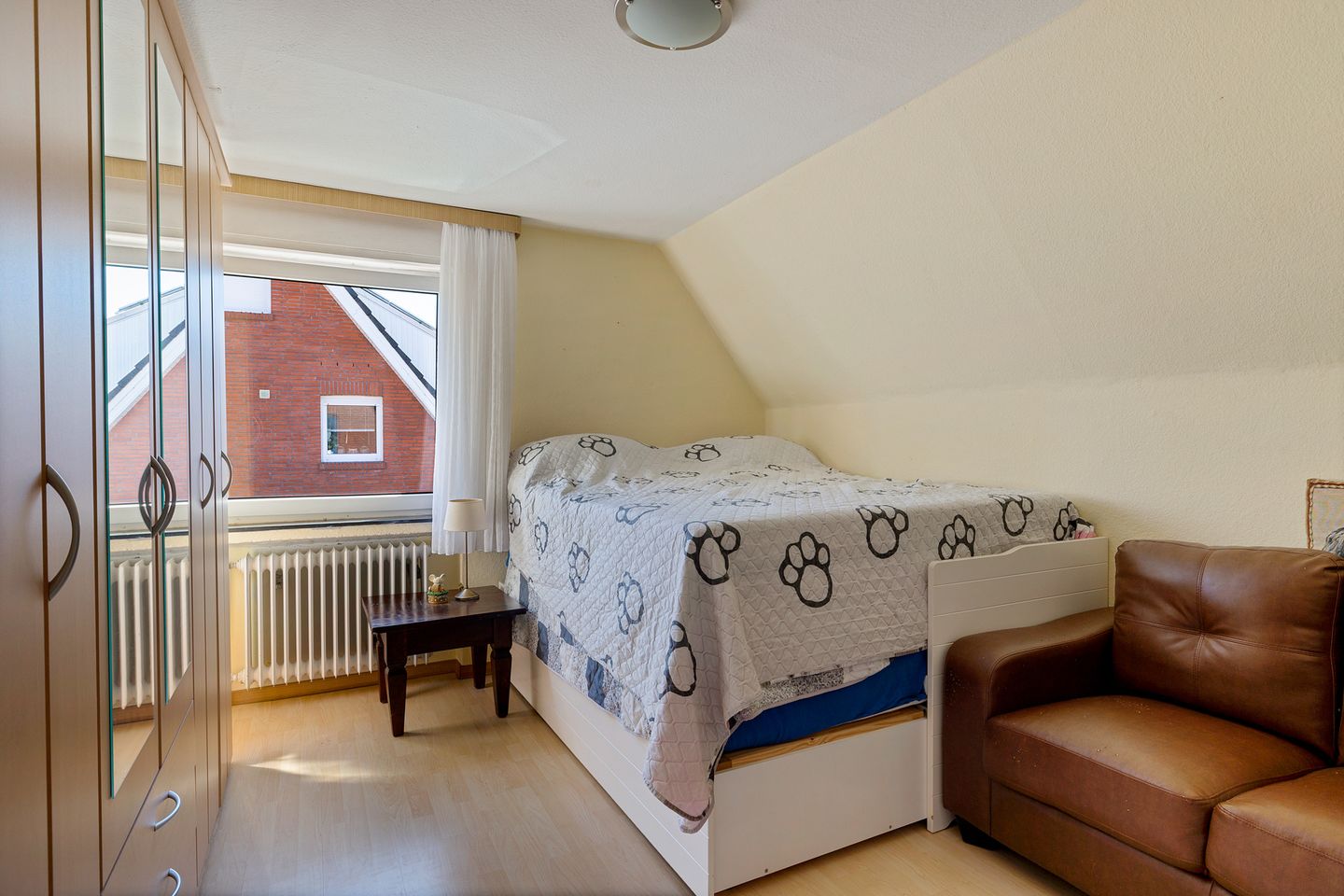 Spacious detached family home with large enclosed garden in Sustrum — 25