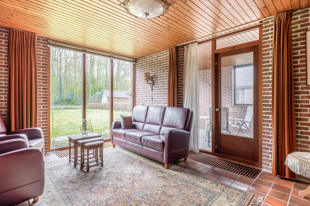 Spacious detached home with ground floor bedroom and garage — 23