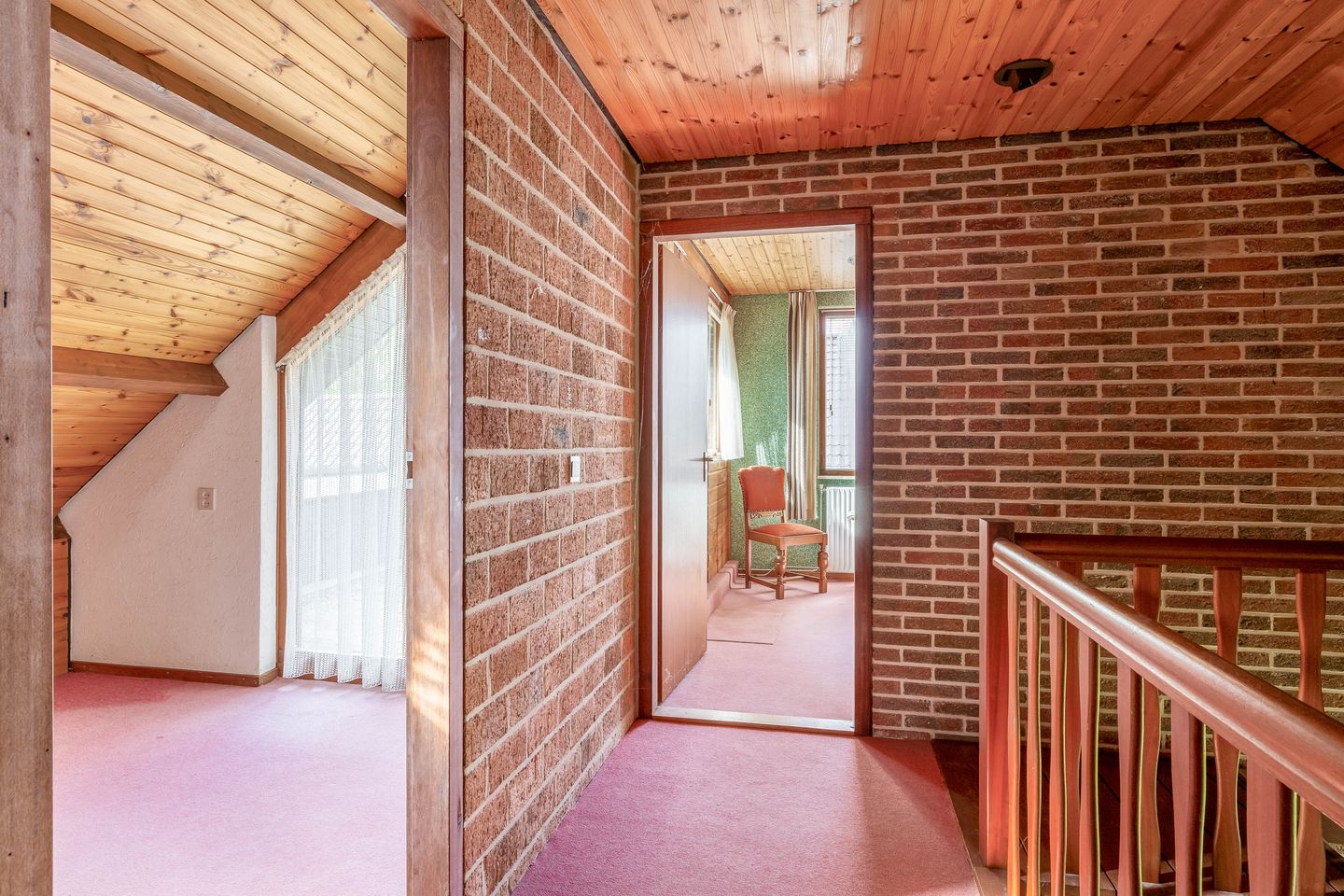 Spacious detached home with ground floor bedroom and garage — 34