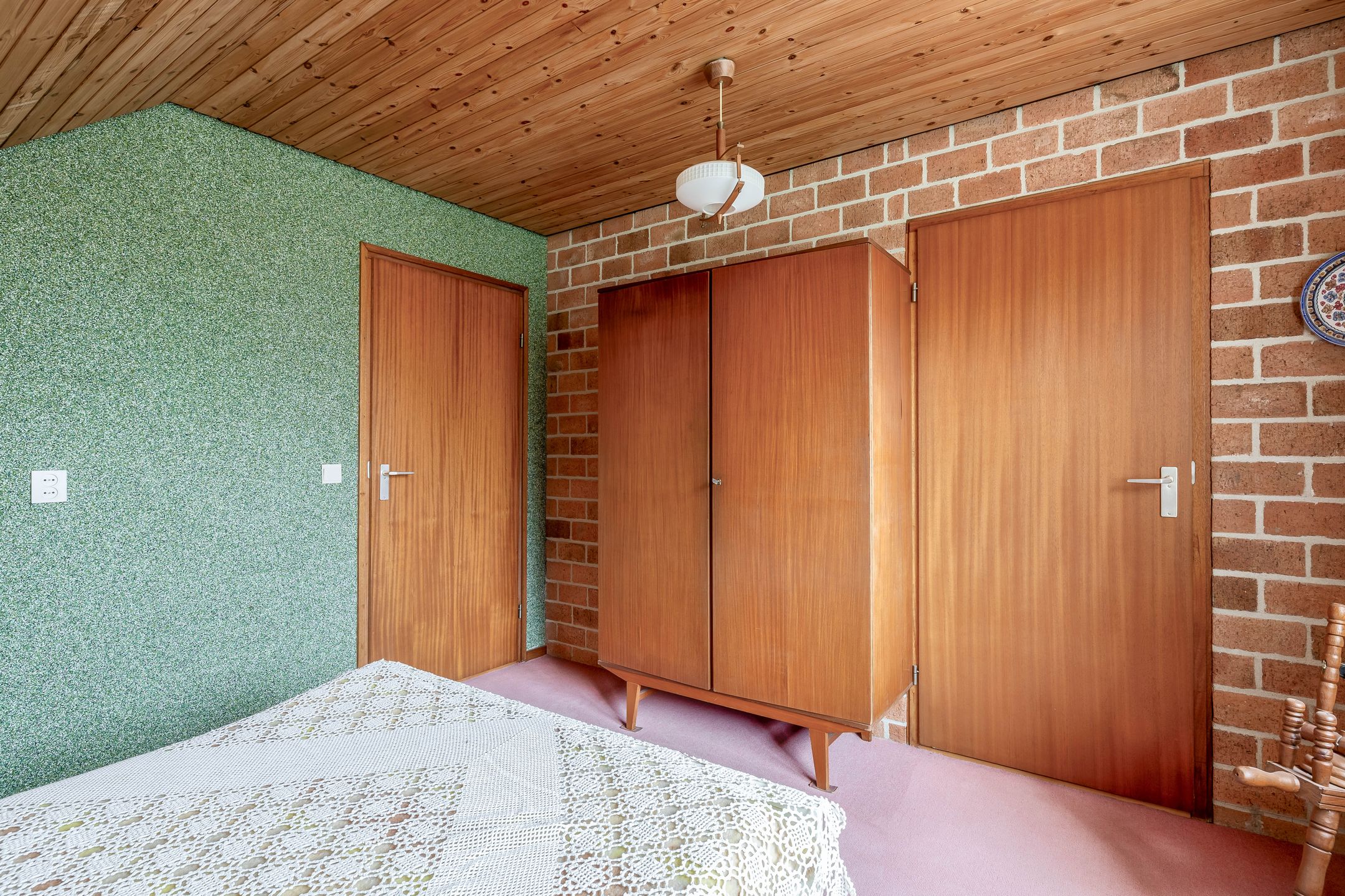 Spacious detached home with ground floor bedroom and garage — 36