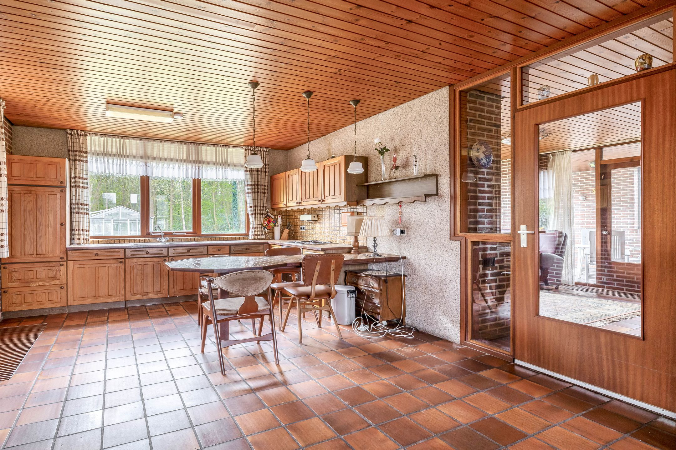 Spacious detached home with ground floor bedroom and garage — 15