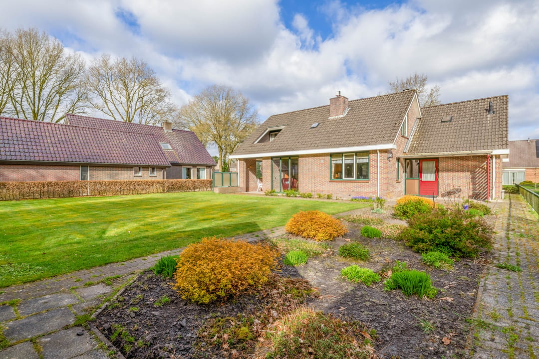 Spacious detached home with ground floor bedroom and garage — 47