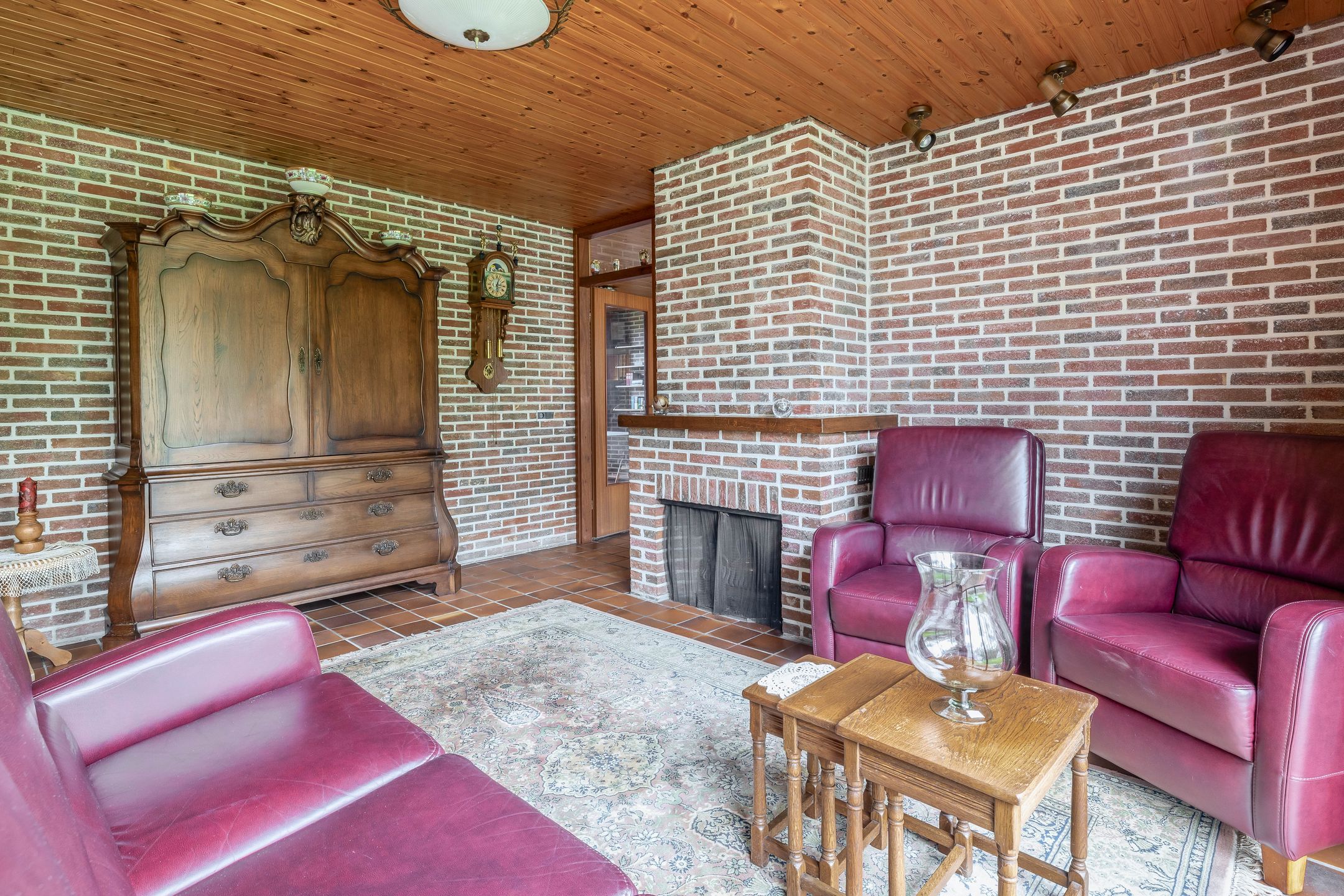 Spacious detached home with ground floor bedroom and garage — 24