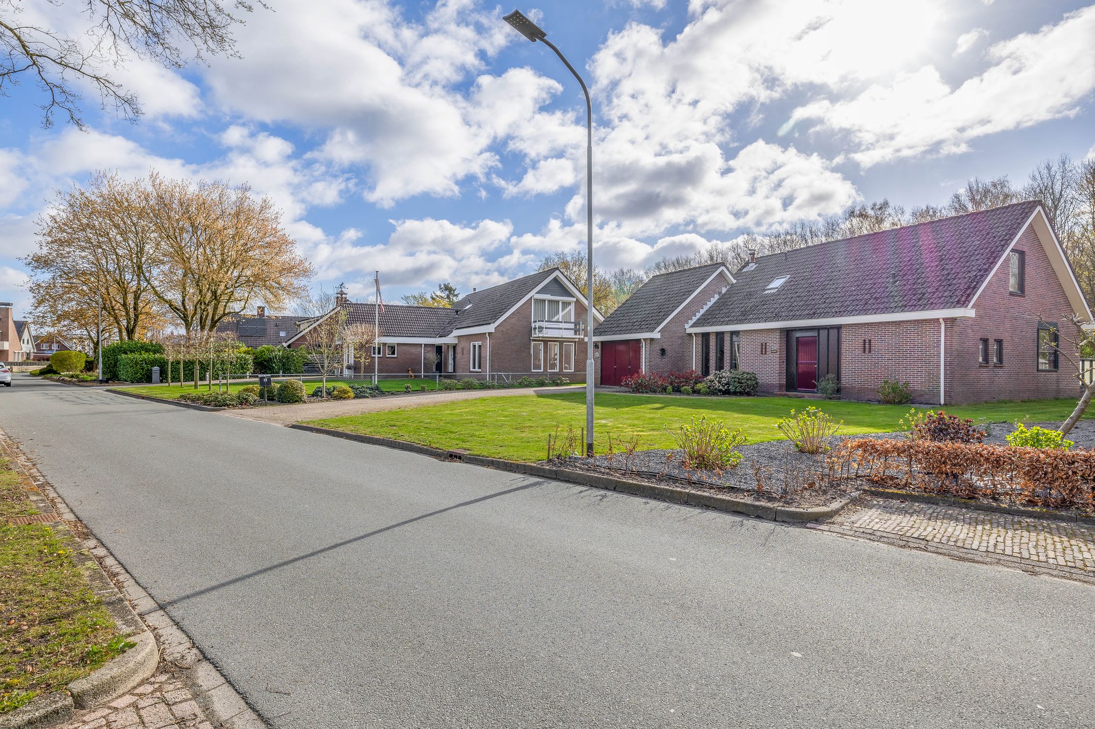 Spacious detached home with ground floor bedroom and garage — 9