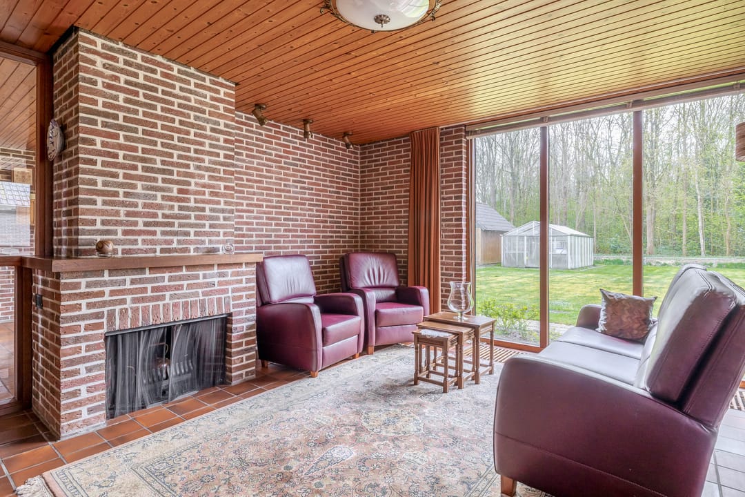 Spacious detached home with ground floor bedroom and garage — 22