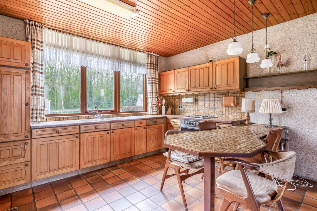 Spacious detached home with ground floor bedroom and garage — 17