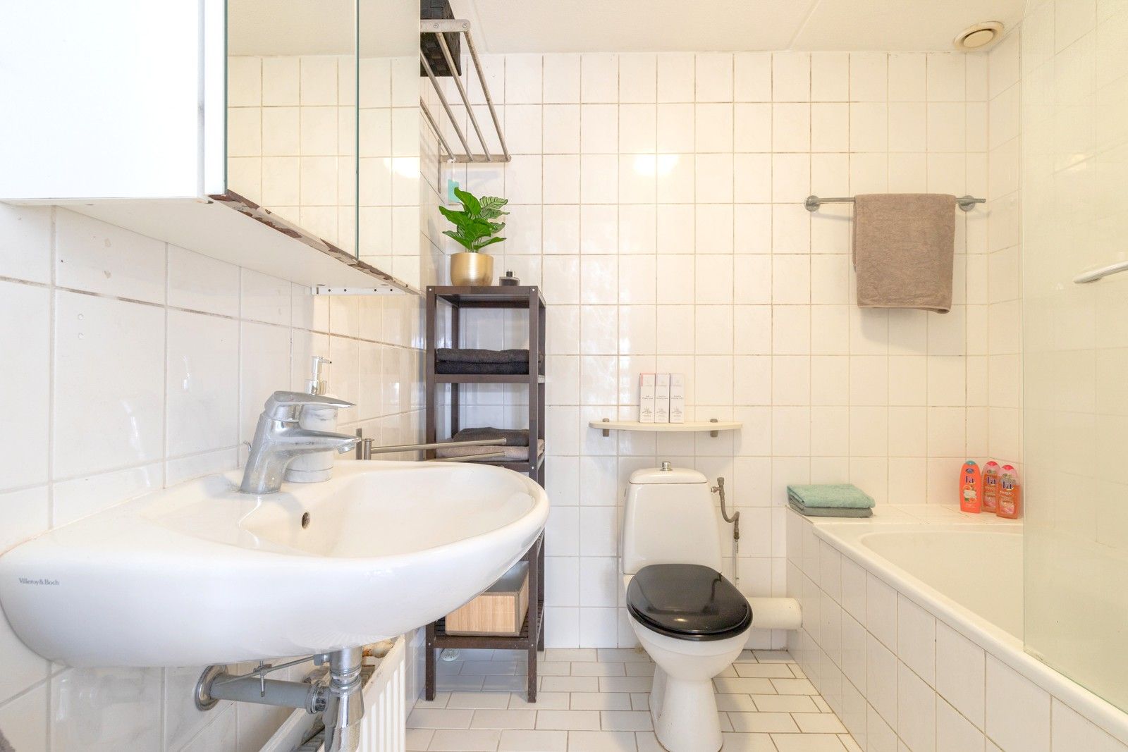 Spacious Semi-Detached Home with Garage in Green Parkplan West Zuidhorn — 27