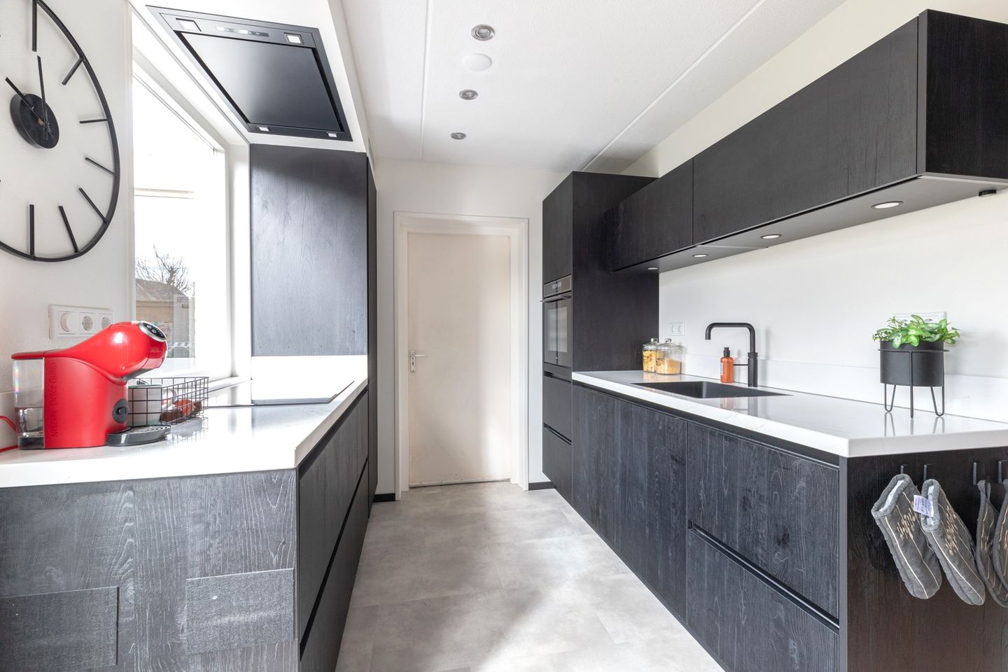 Spacious Semi-Detached Home with Garage in Green Parkplan West Zuidhorn — 10