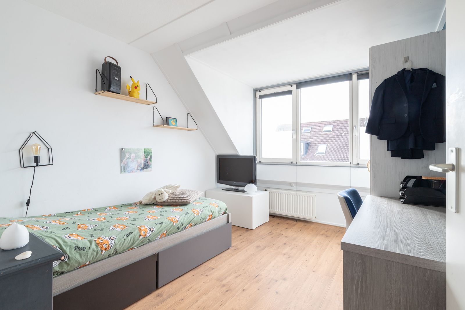 Spacious Semi-Detached Home with Garage in Green Parkplan West Zuidhorn — 24