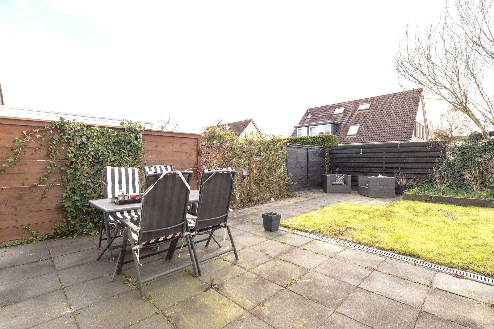 Spacious Semi-Detached Home with Garage in Green Parkplan West Zuidhorn — 12