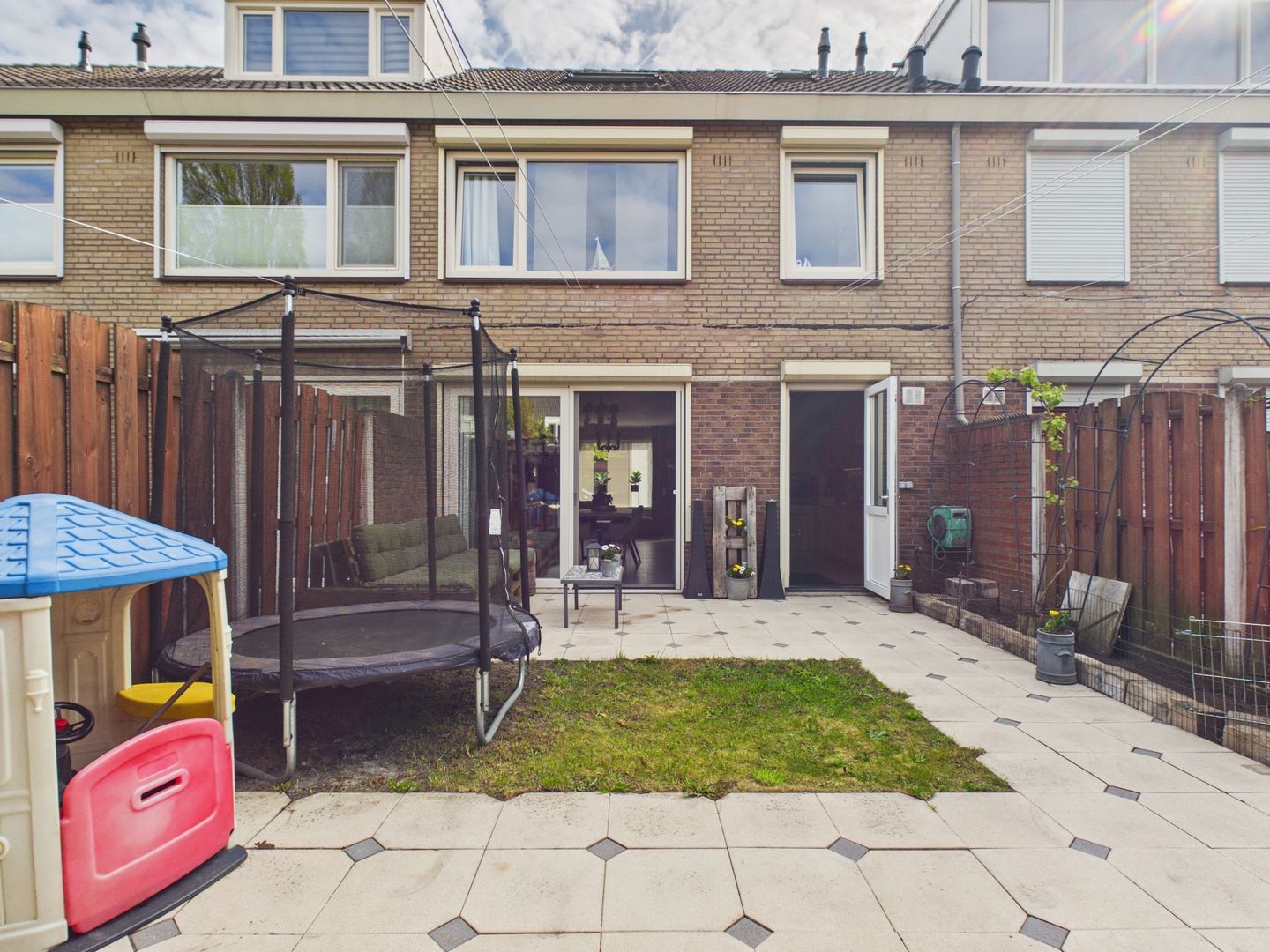 Spacious family home with four bedrooms and basilica view in popular Oudenbosch neighborhood — 54