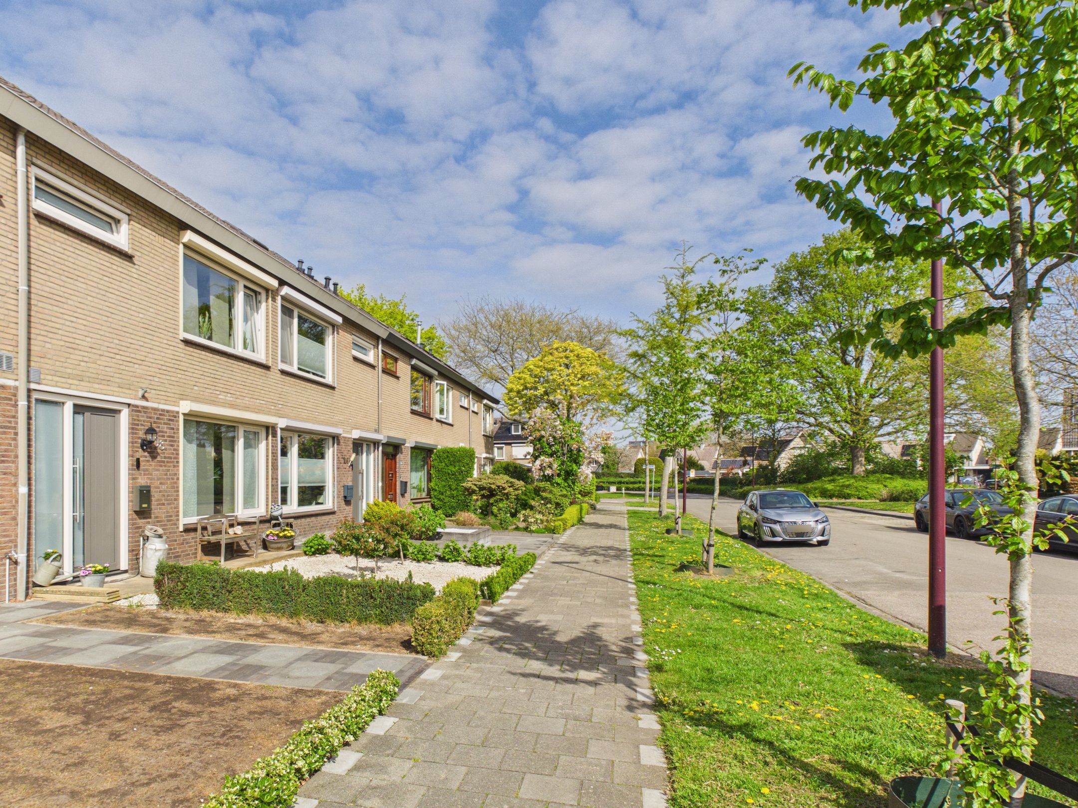 Spacious family home with four bedrooms and basilica view in popular Oudenbosch neighborhood — 62