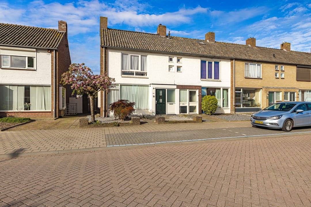 Photo 46 of Titus Brandsmastraat 21