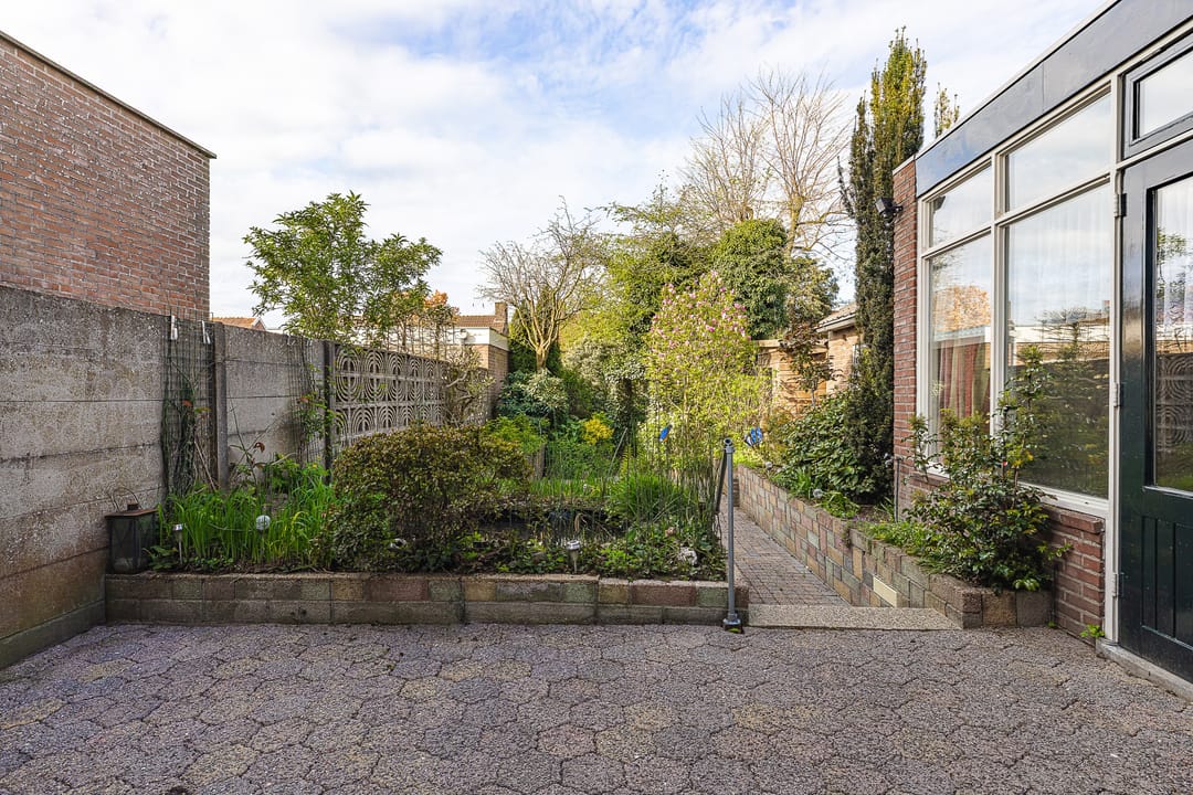 Photo 37 of Titus Brandsmastraat 21