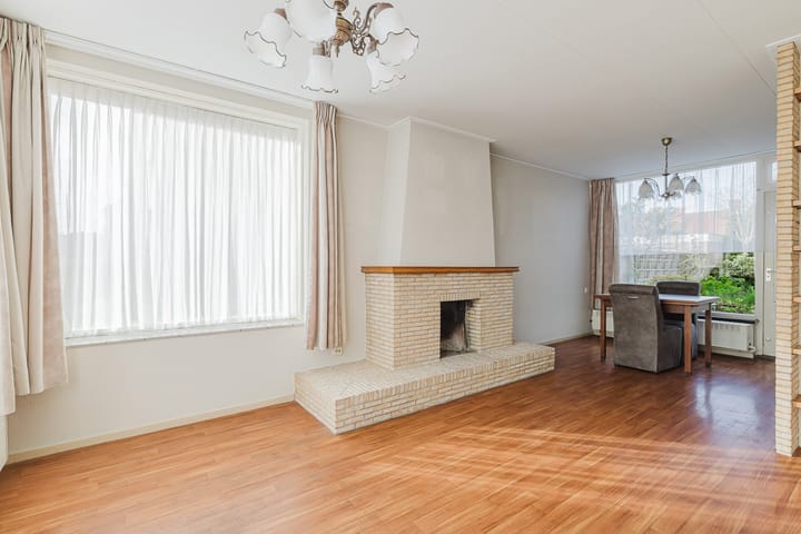 Photo 3 of Titus Brandsmastraat 21