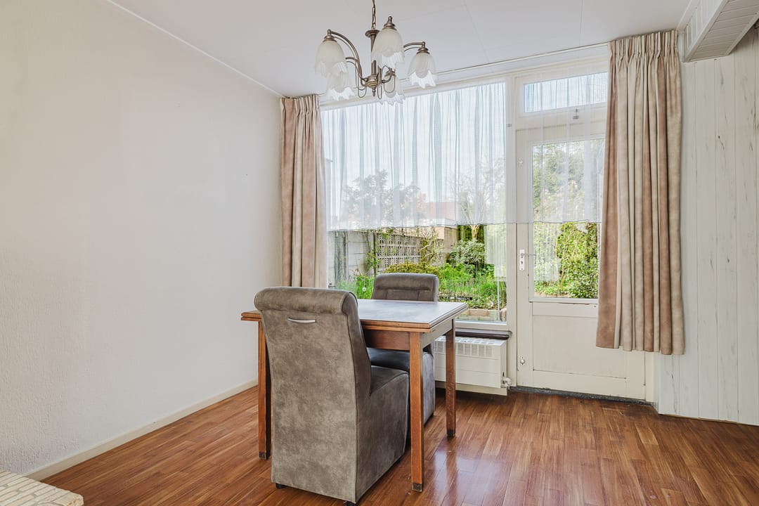 Photo 11 of Titus Brandsmastraat 21