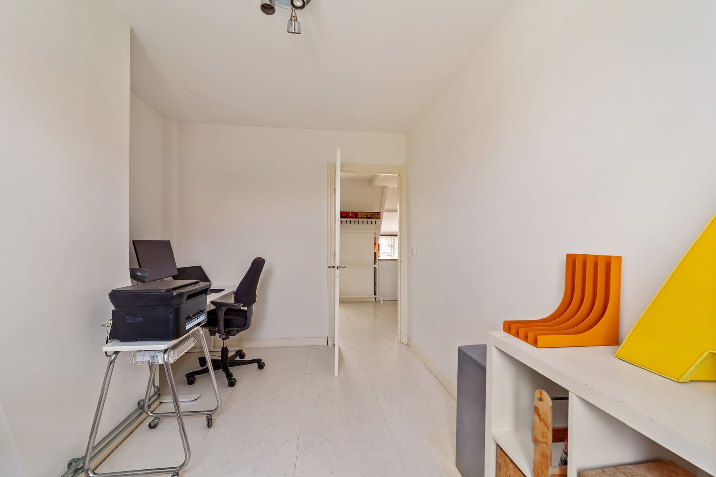 Spacious double upper house with balconies in Delft Zeeheldenbuurt — 34
