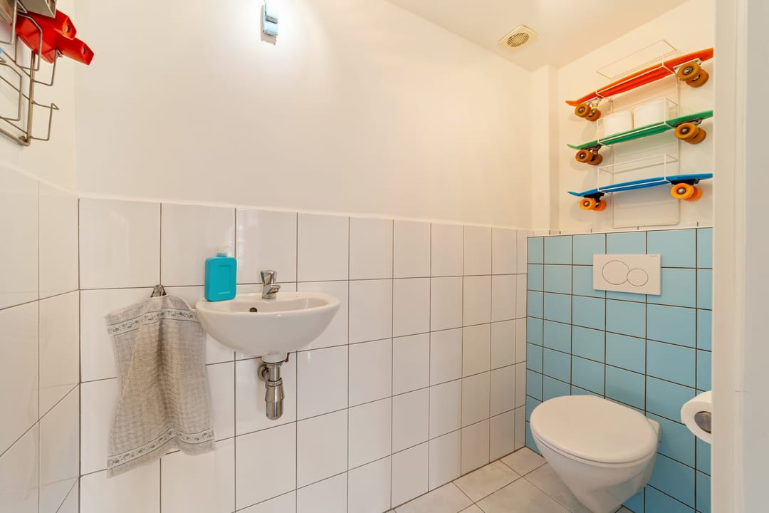Spacious double upper house with balconies in Delft Zeeheldenbuurt — 11
