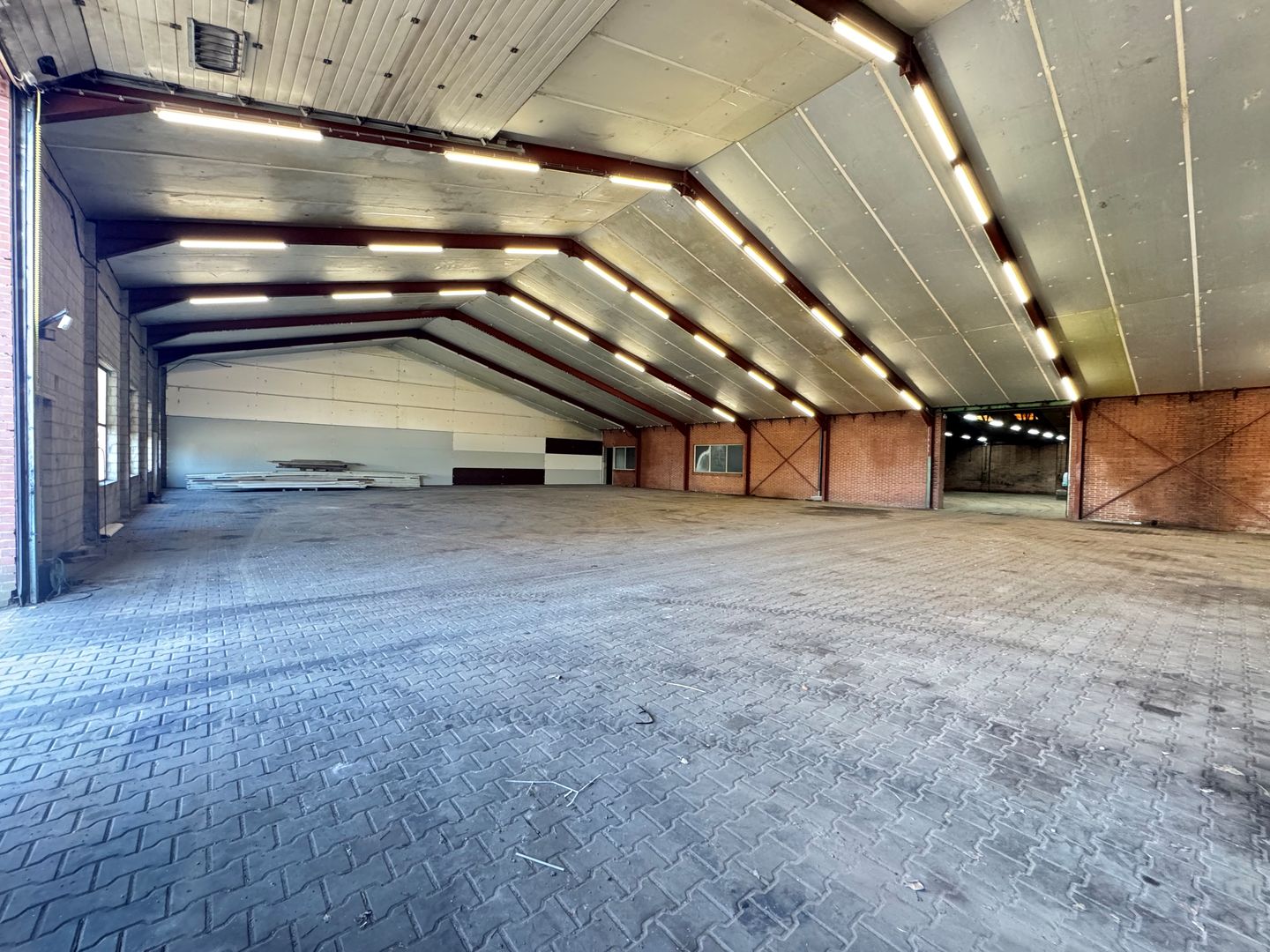 Bekijk foto 4 van Turnhoutseweg 1