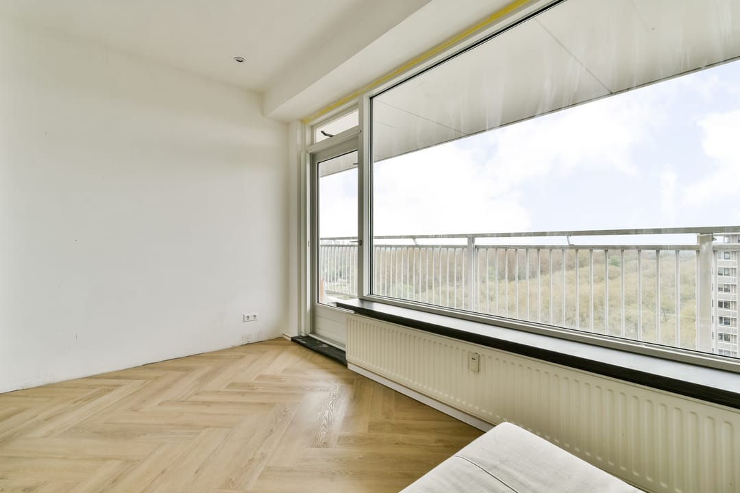 Spacious Corner Apartment with Balcony and Views over Amstelpark — 13