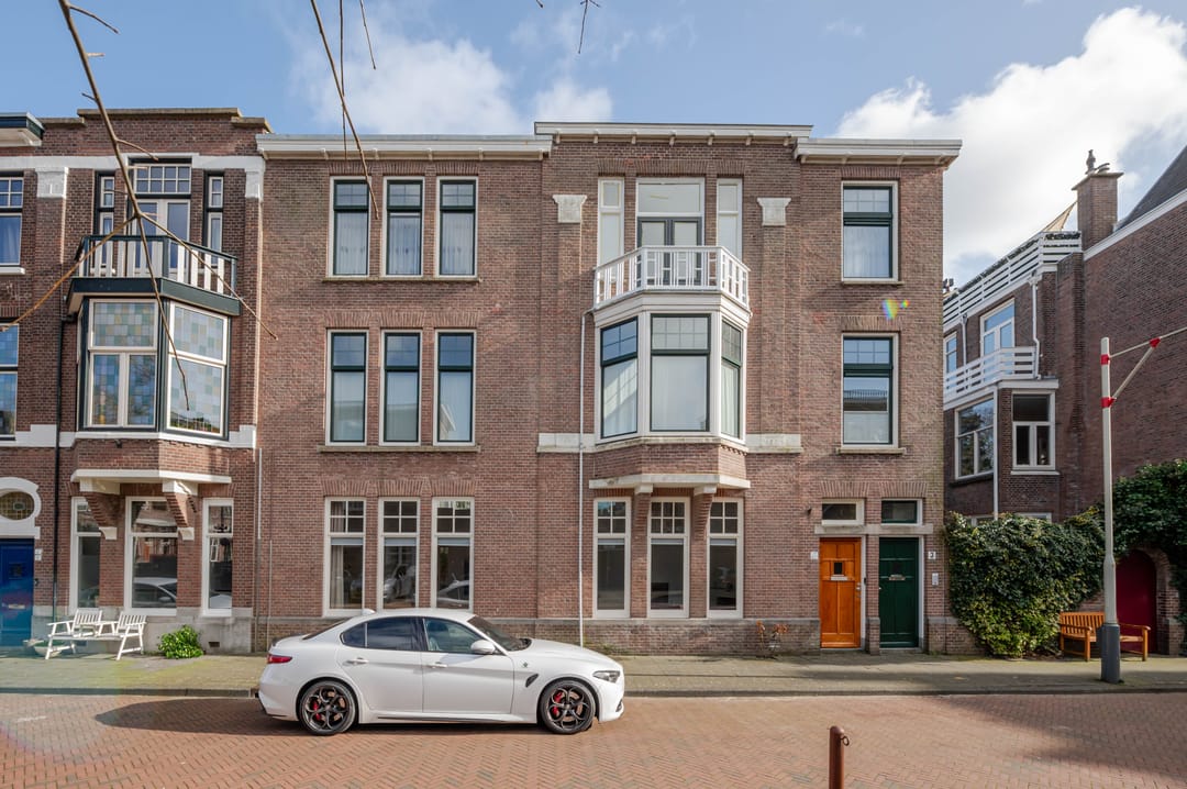 Foto 1 van Emantsstraat 5