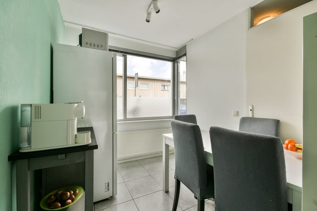 Well-Maintained Family Home with Sunny Southeast Garden in Child-Friendly De Aker — 11