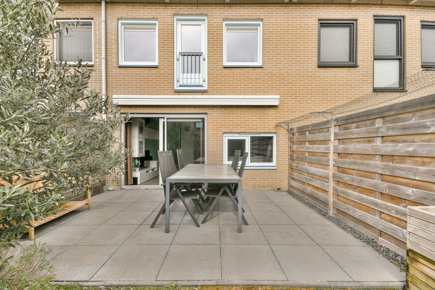 Well-Maintained Family Home with Sunny Southeast Garden in Child-Friendly De Aker — 10
