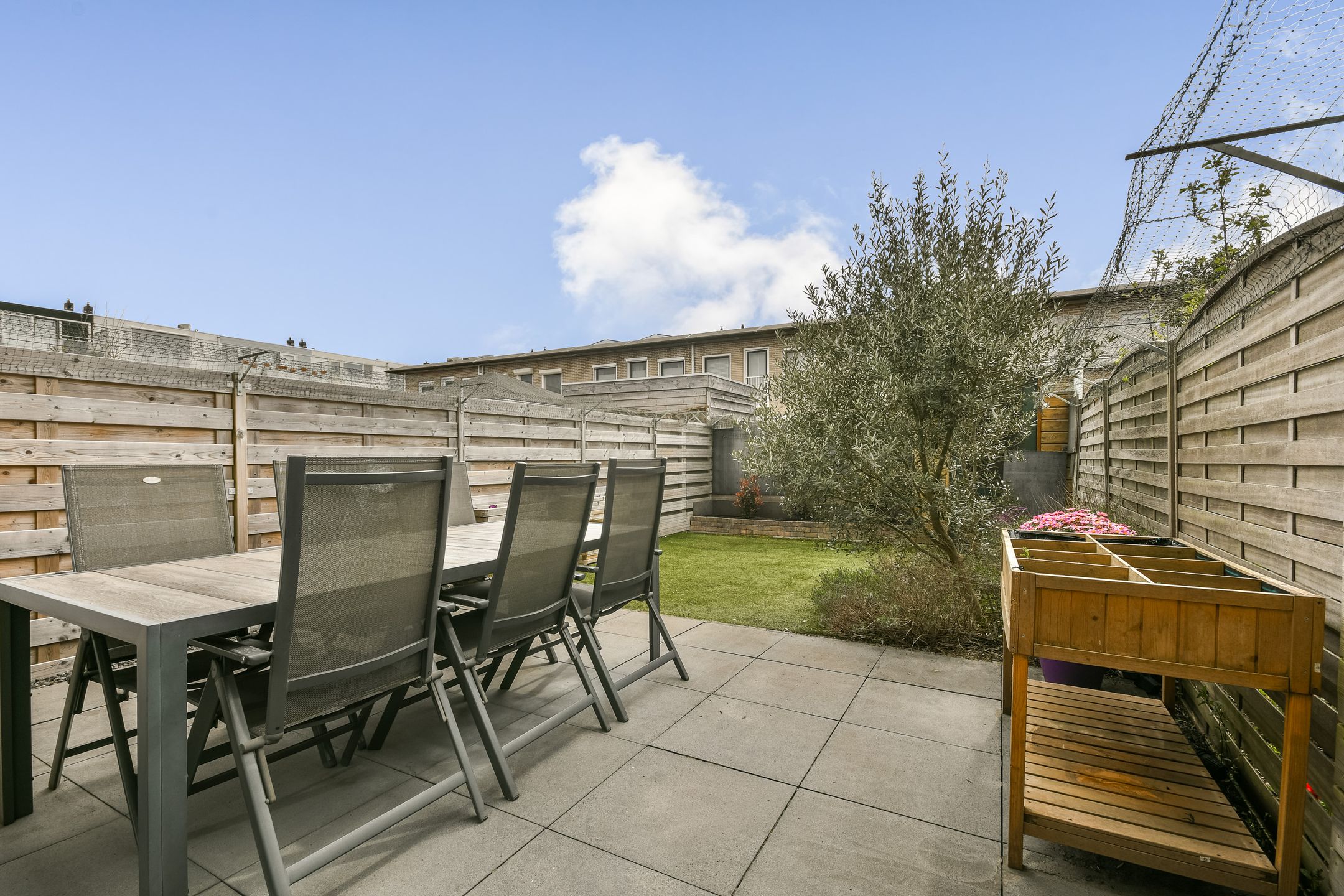 Well-Maintained Family Home with Sunny Southeast Garden in Child-Friendly De Aker — 9