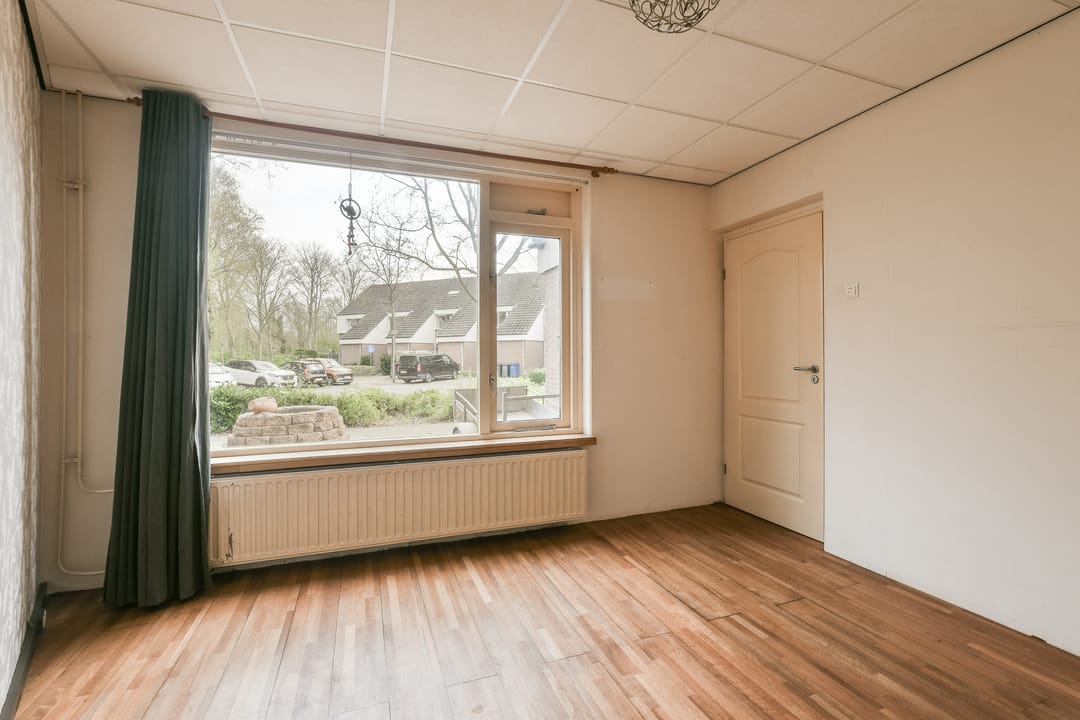 Spacious Family Home with 4 Bedrooms in Green Almere-Haven Neighborhood — 13