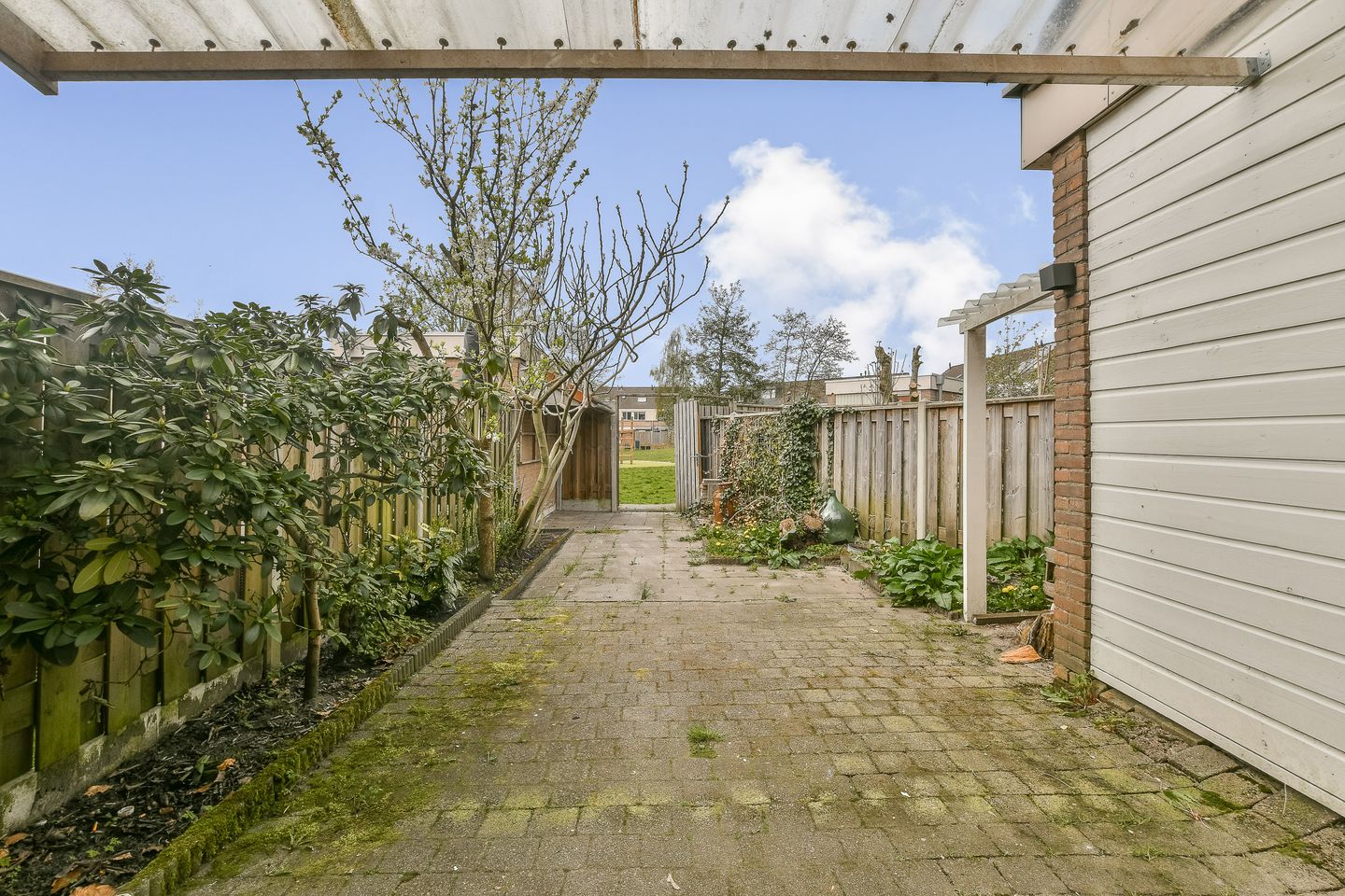 Spacious Family Home with 4 Bedrooms in Green Almere-Haven Neighborhood — 10