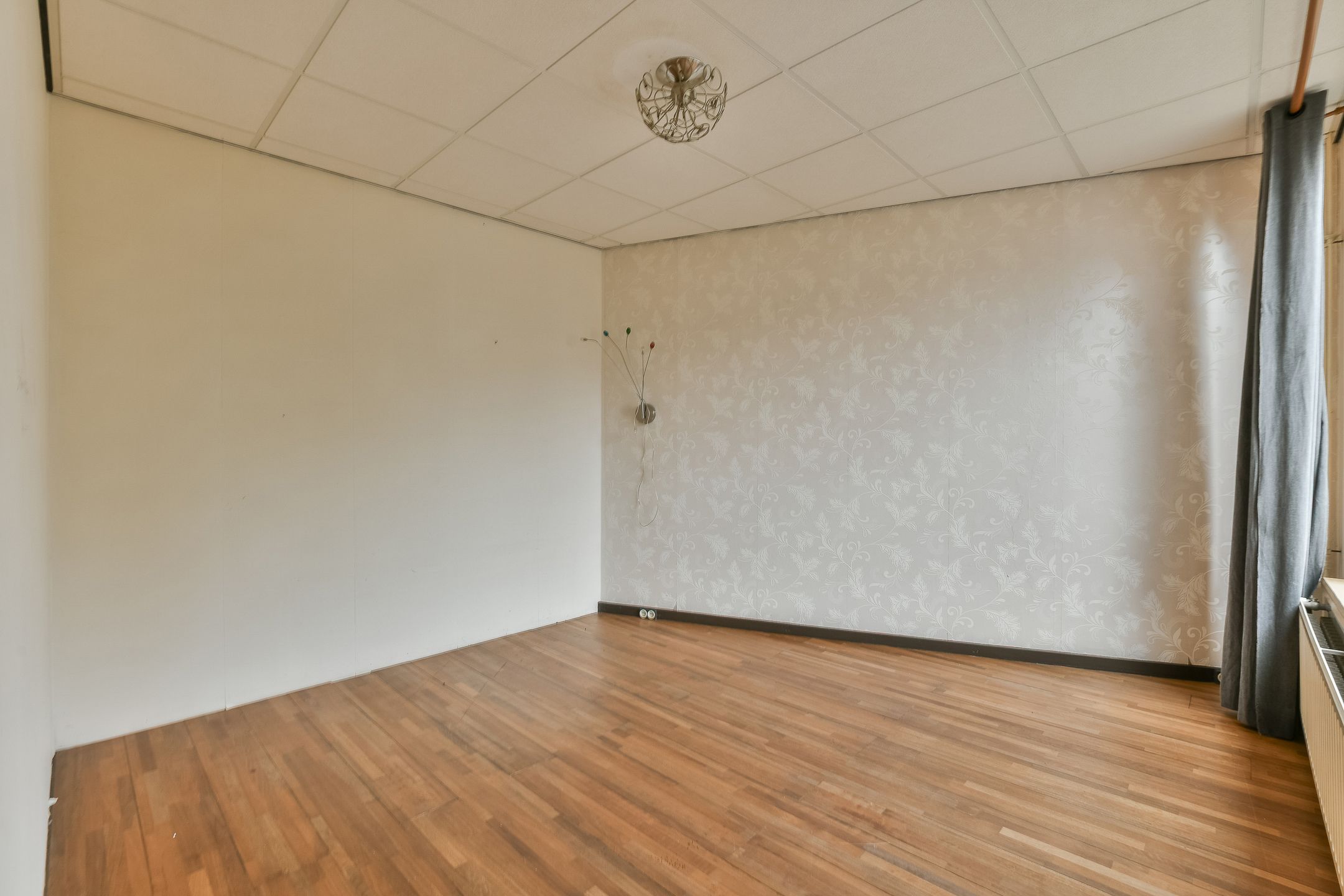 Spacious Family Home with 4 Bedrooms in Green Almere-Haven Neighborhood — 12