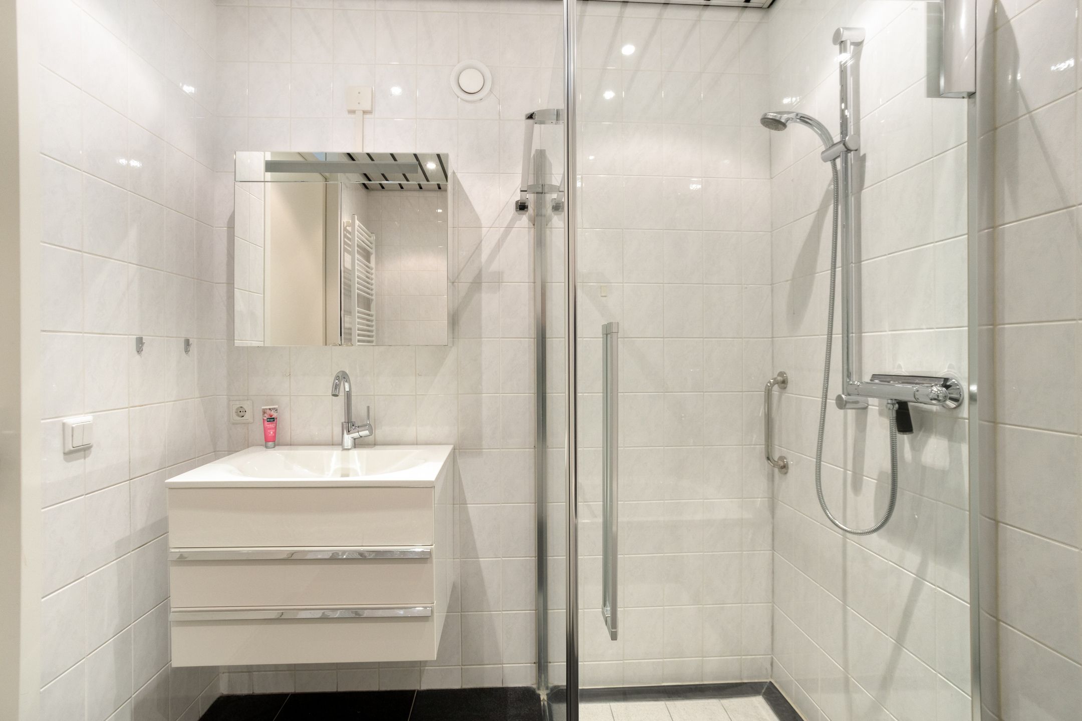 Spacious corner apartment with balcony and parking in Asten centre — 18
