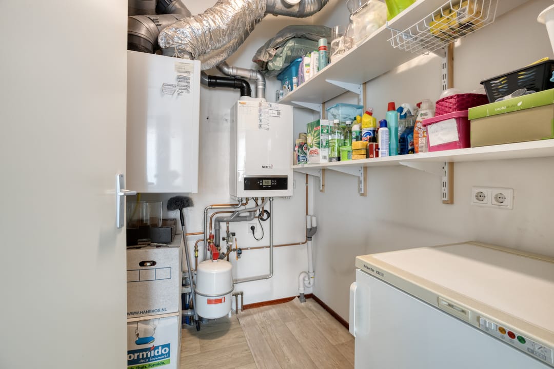 Spacious corner apartment with balcony and parking in Asten centre — 22