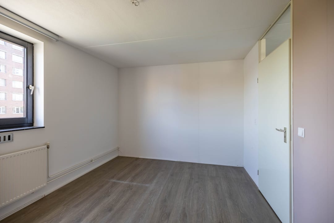 Renovated Apartment with City and Harbor Views in Rem Koolhaas Complex — 23
