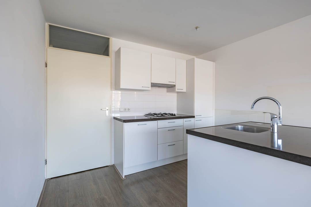 Renovated Apartment with City and Harbor Views in Rem Koolhaas Complex — 17