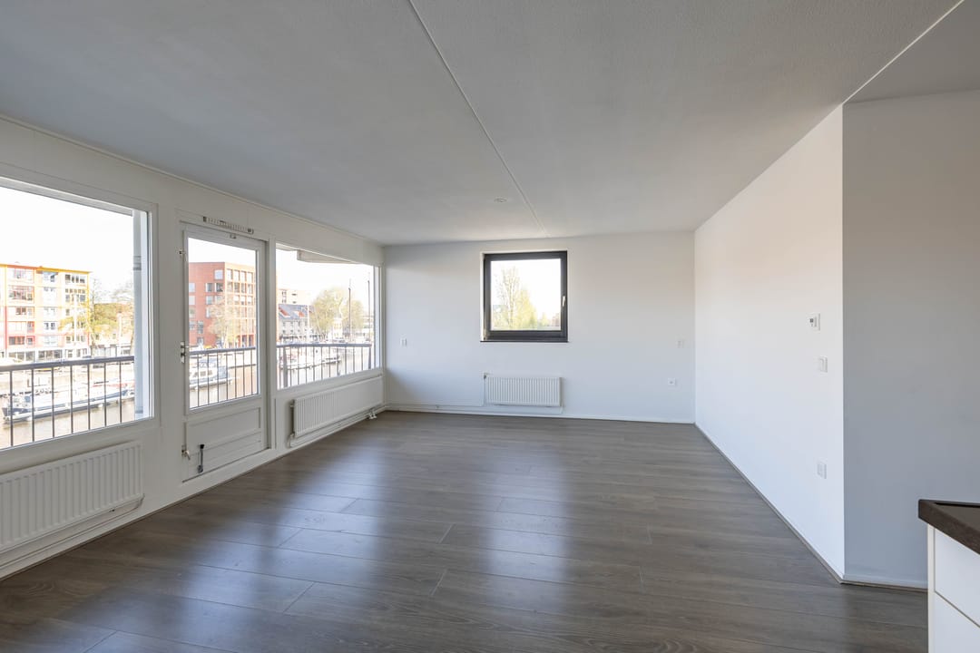 Renovated Apartment with City and Harbor Views in Rem Koolhaas Complex — 13