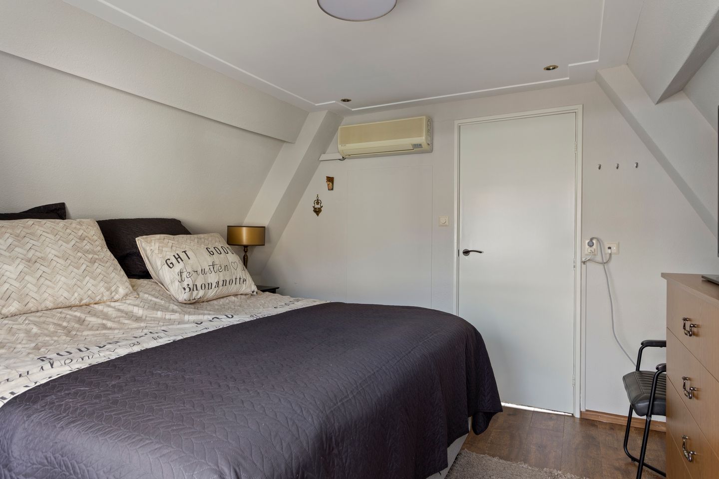 Foto 20 van Pastoor van der Weidenstraat 12