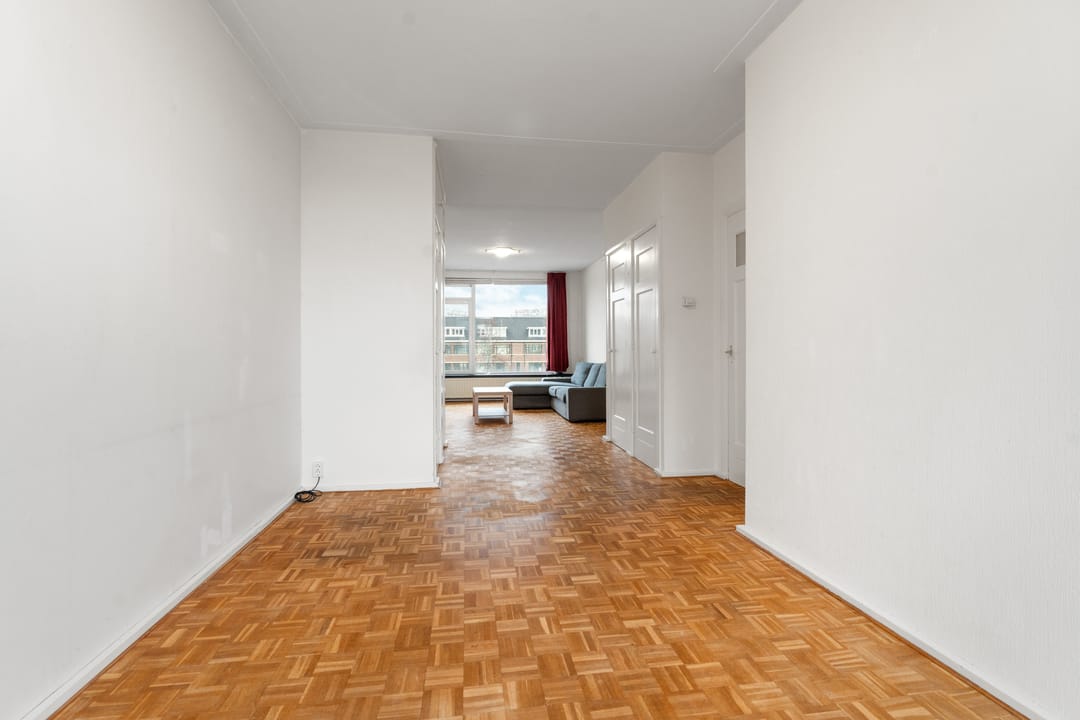 Photo 11 of Veenendaalkade 378