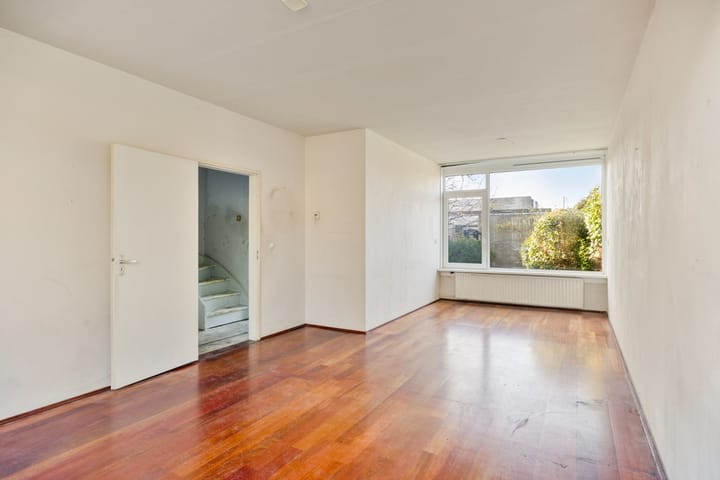 Photo 2 of Donker Curtiusstraat 35