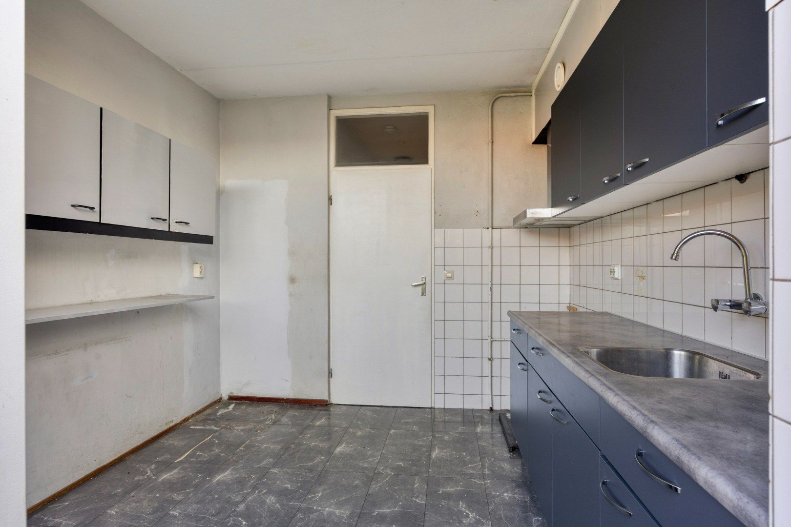 Photo 3 of Donker Curtiusstraat 35