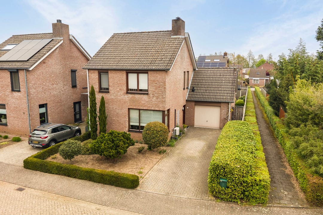 Photo 1 of Roerdompstraat 13