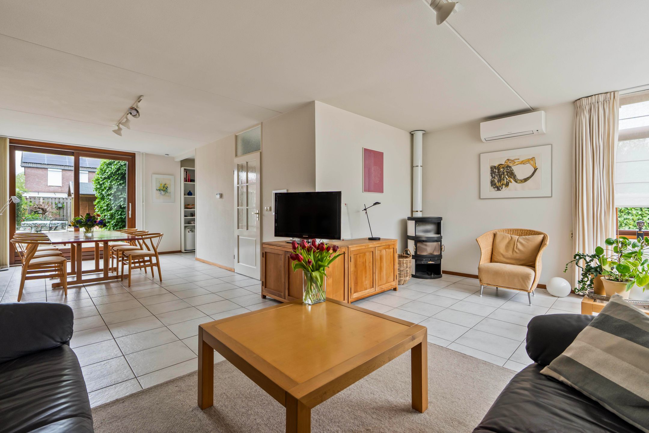 Photo 6 of Roerdompstraat 13